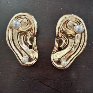 Boutique Ear Earrings NWOT